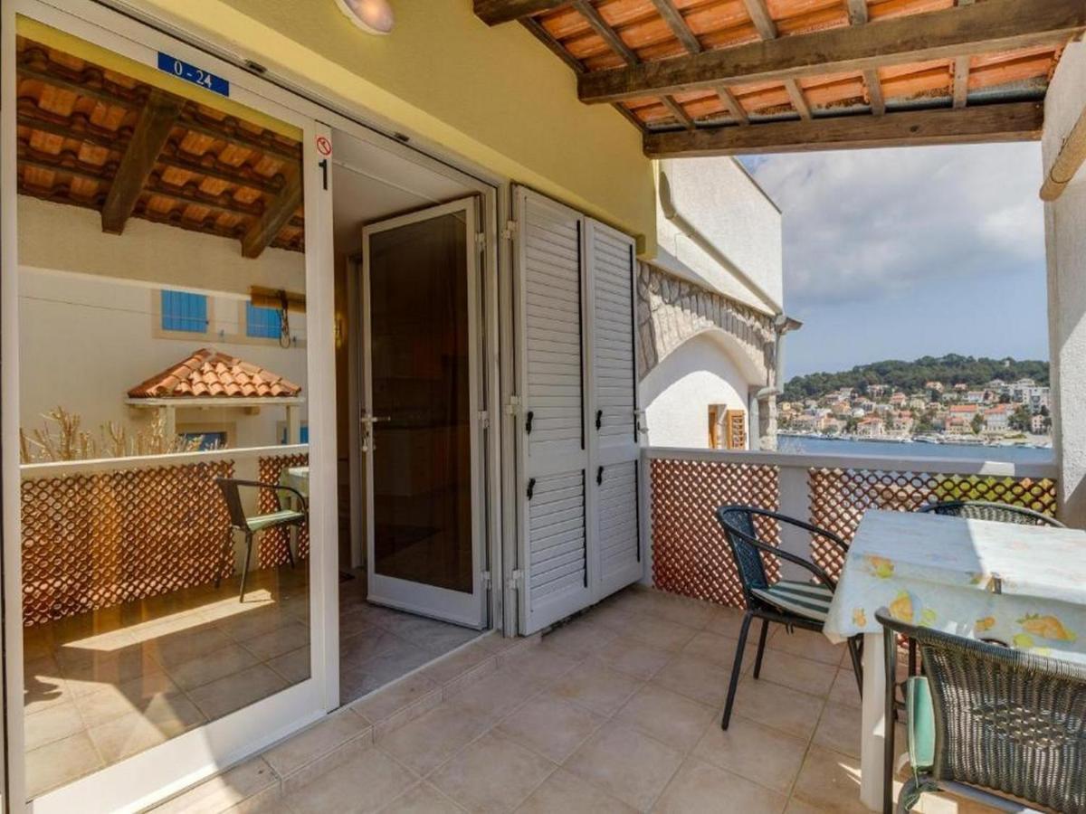 Apartments Joni Cikat Mali Losinj Bagian luar foto