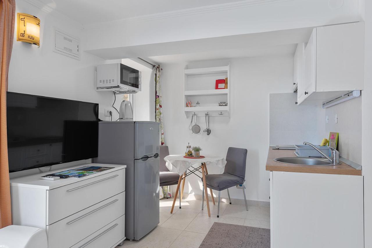Apartments Joni Cikat Mali Losinj Bagian luar foto
