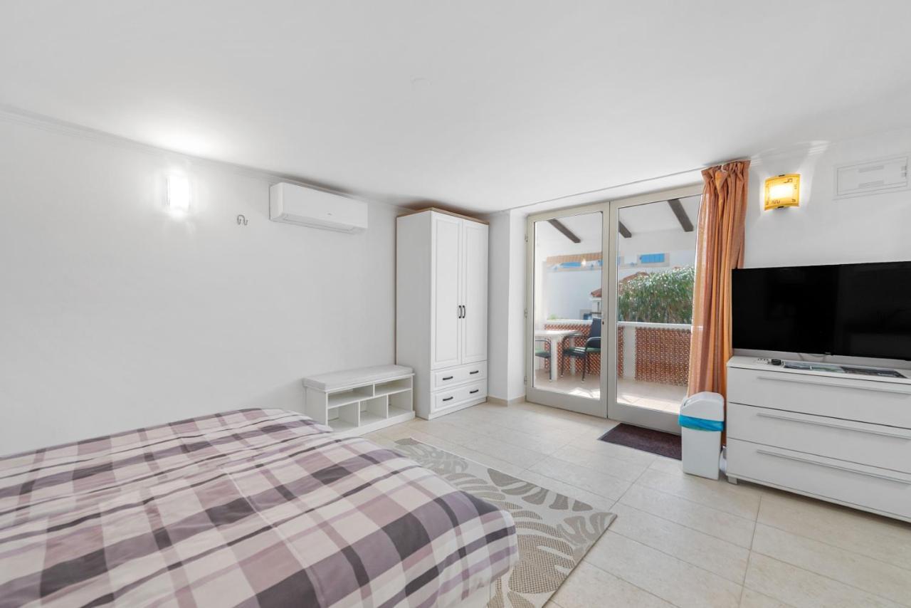 Apartments Joni Cikat Mali Losinj Bagian luar foto