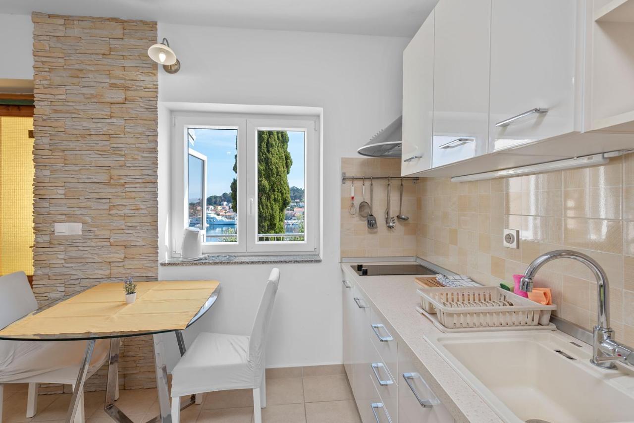 Apartments Joni Cikat Mali Losinj Bagian luar foto