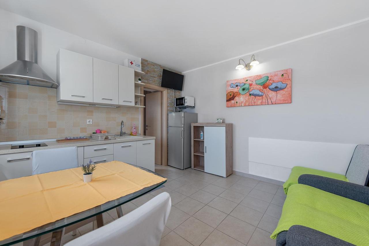 Apartments Joni Cikat Mali Losinj Bagian luar foto