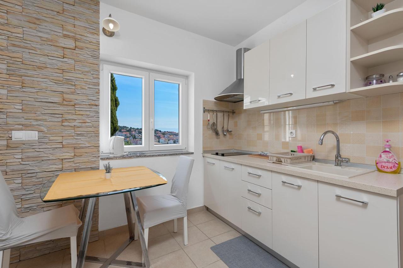 Apartments Joni Cikat Mali Losinj Bagian luar foto