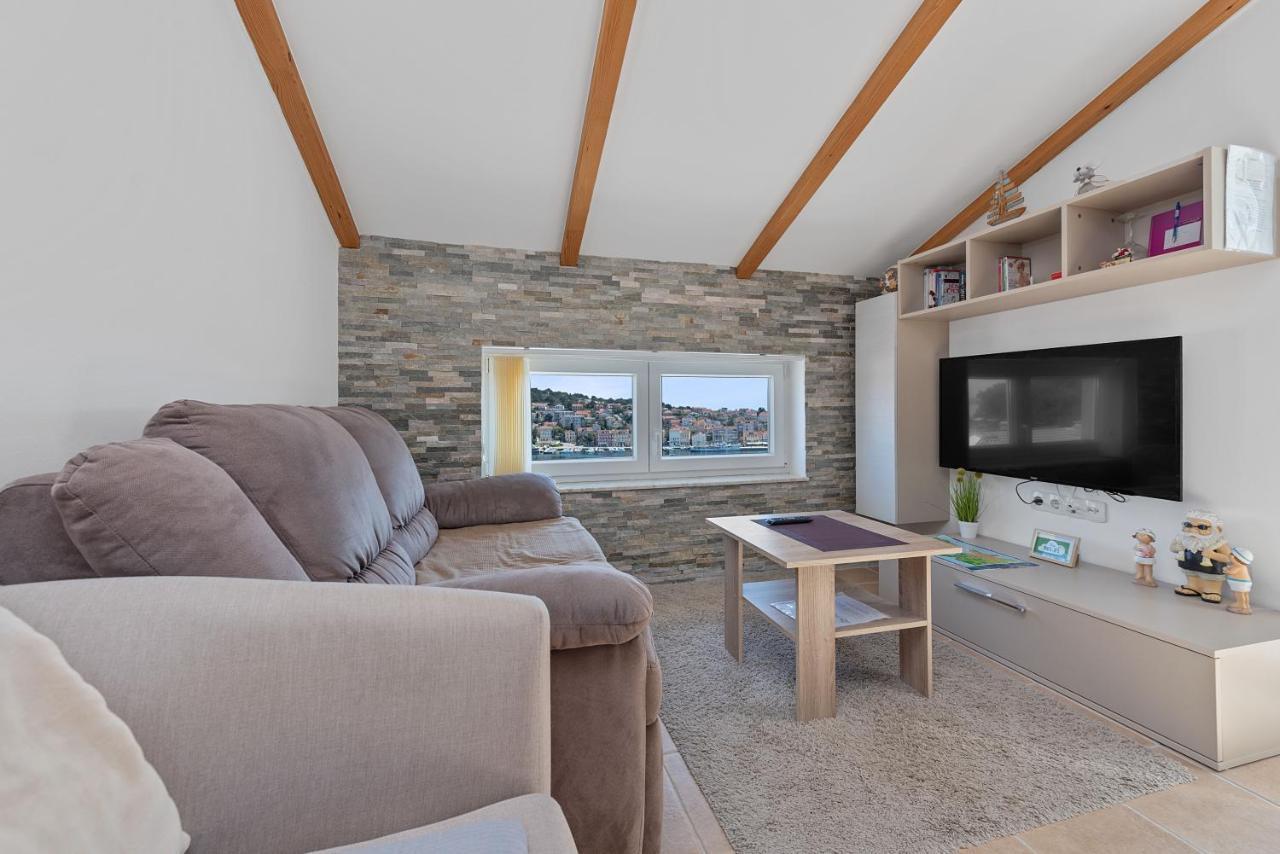 Apartments Joni Cikat Mali Losinj Bagian luar foto