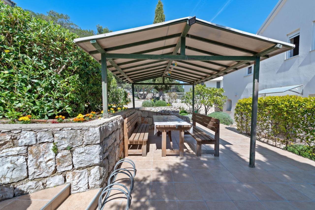 Apartments Joni Cikat Mali Losinj Bagian luar foto