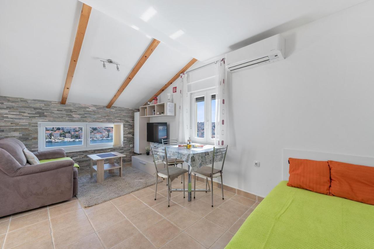 Apartments Joni Cikat Mali Losinj Bagian luar foto