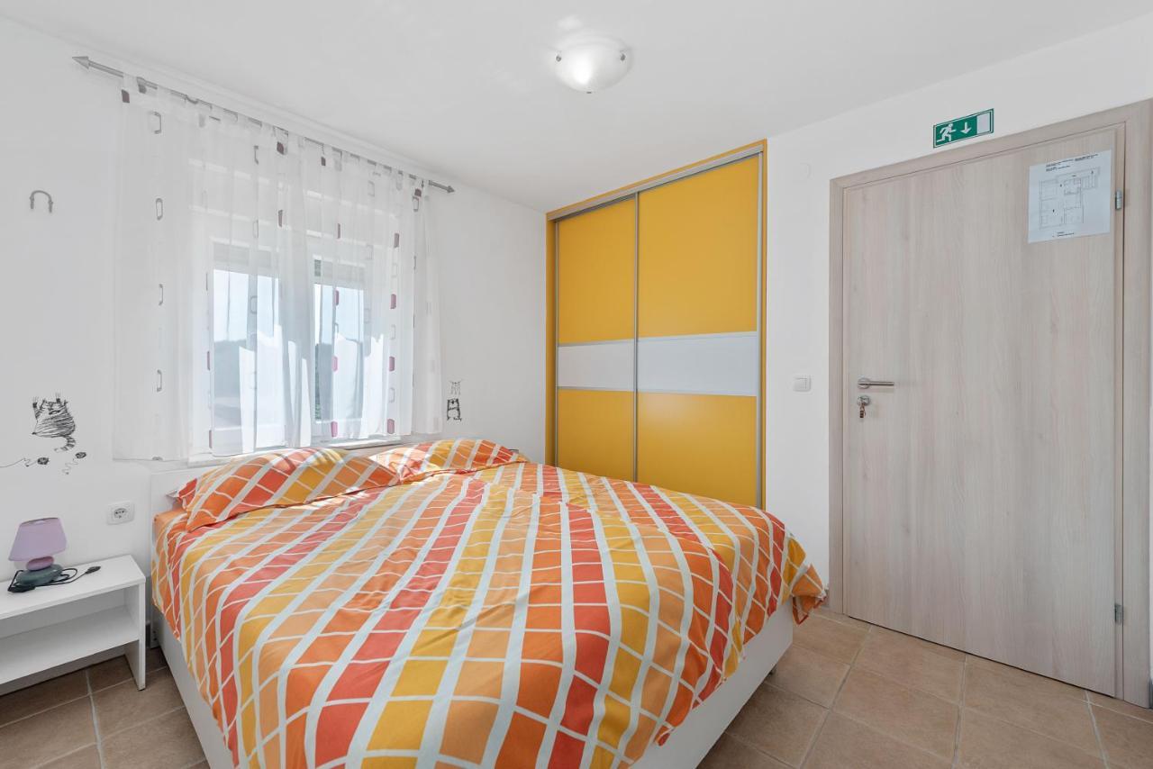 Apartments Joni Cikat Mali Losinj Bagian luar foto