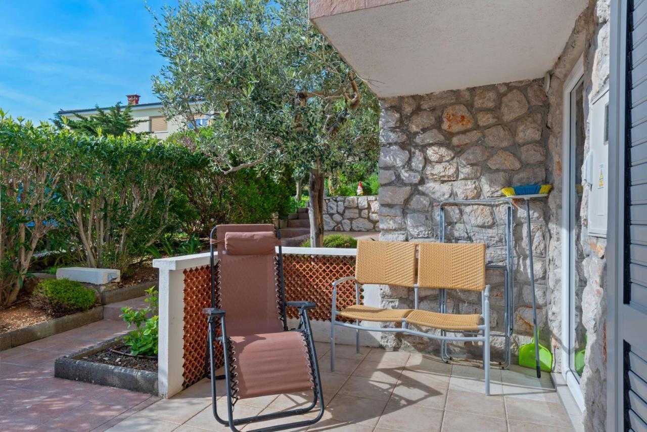Apartments Joni Cikat Mali Losinj Bagian luar foto
