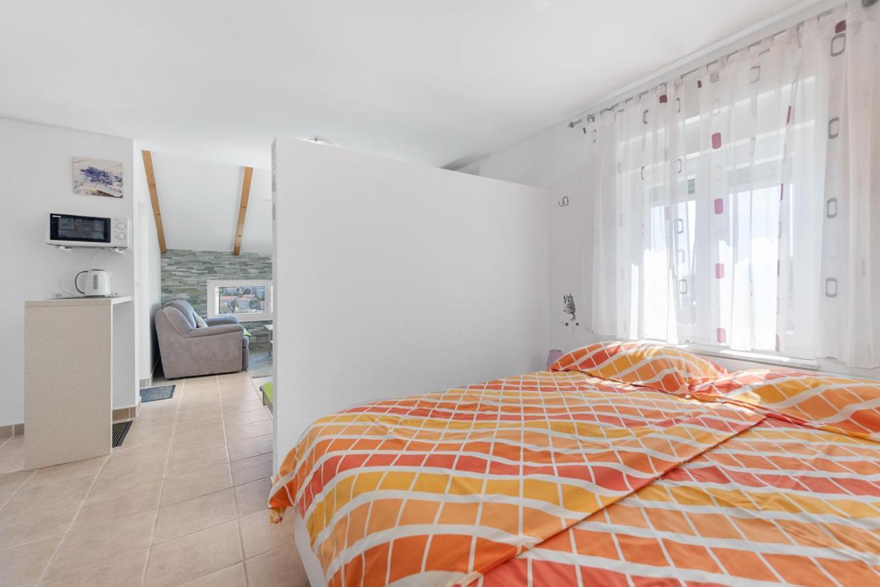 Apartments Joni Cikat Mali Losinj Bagian luar foto